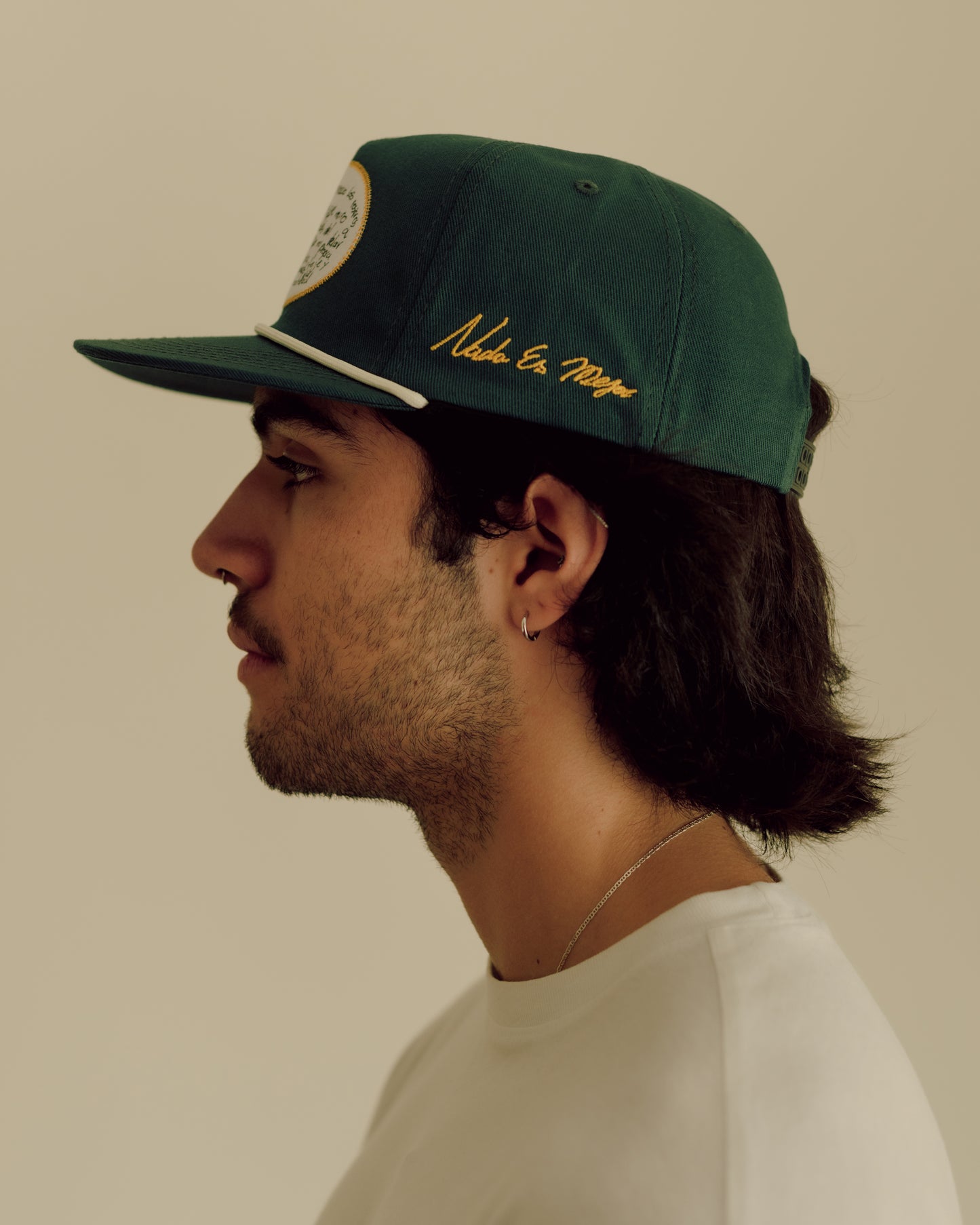 Gorra verde retrato